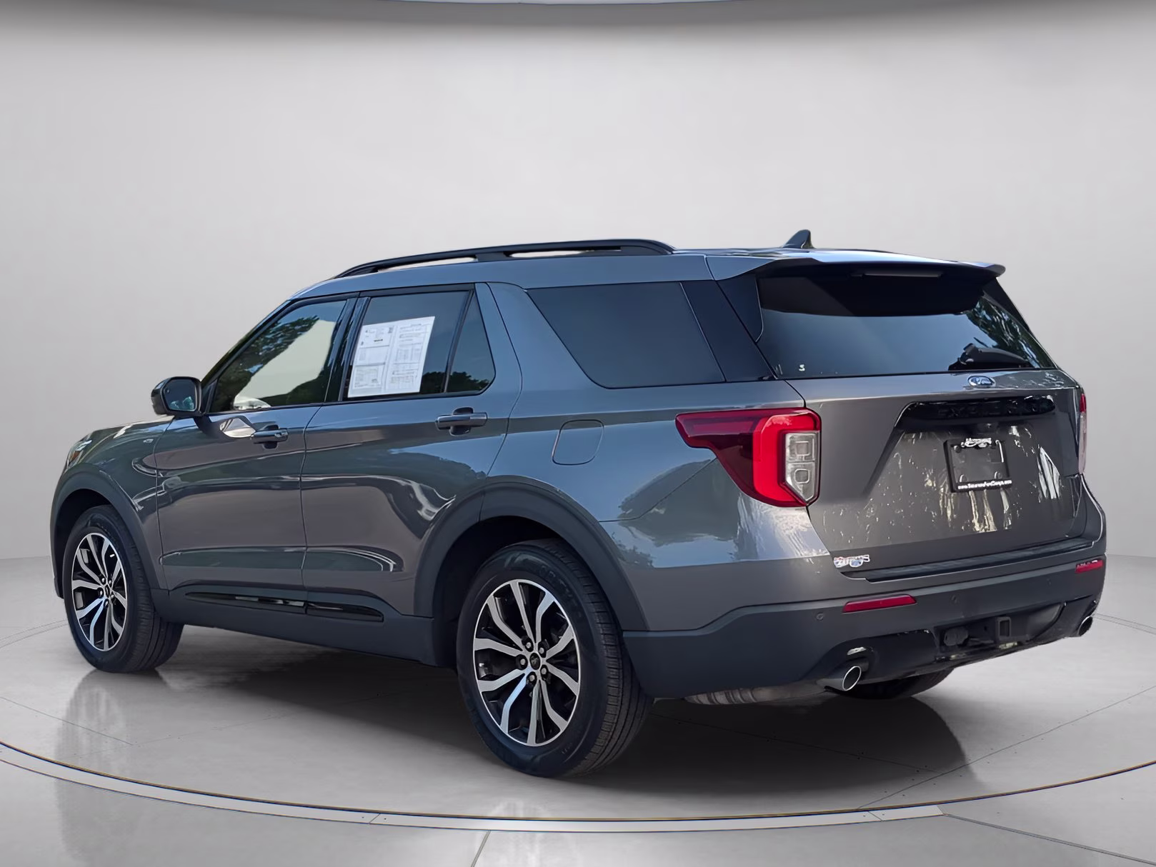 2023 Carbonized Gray Metallic Ford Explorer ST-Line RWD SUV