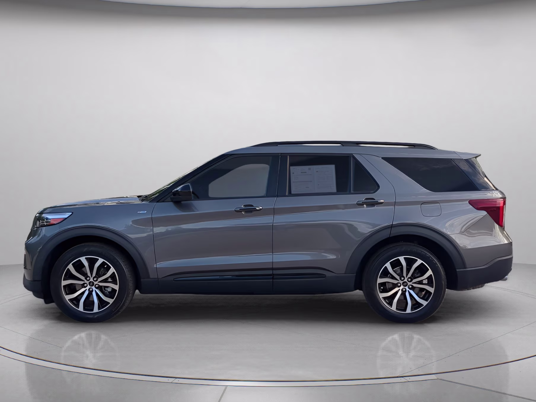 2023 Carbonized Gray Metallic Ford Explorer ST-Line RWD SUV