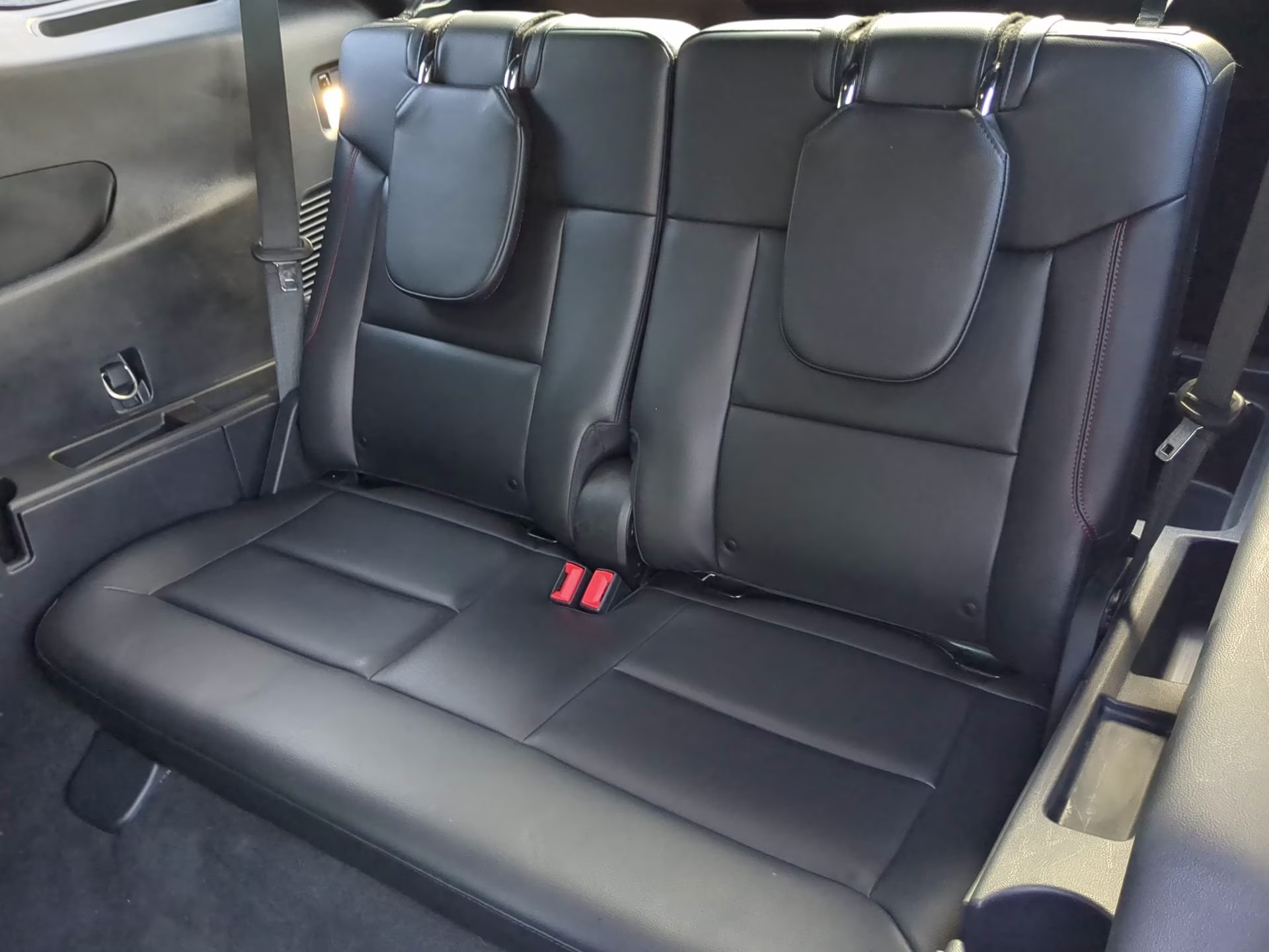 2023 Carbonized Gray Metallic Ford Explorer ST-Line RWD SUV