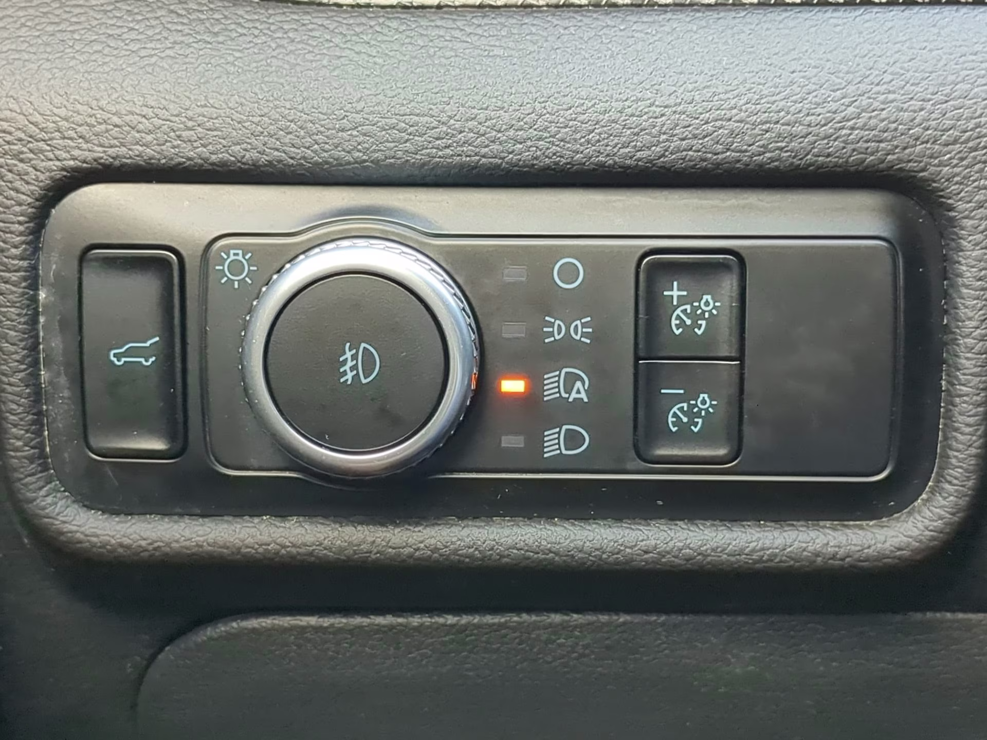 2023 Carbonized Gray Metallic Ford Explorer ST-Line RWD SUV