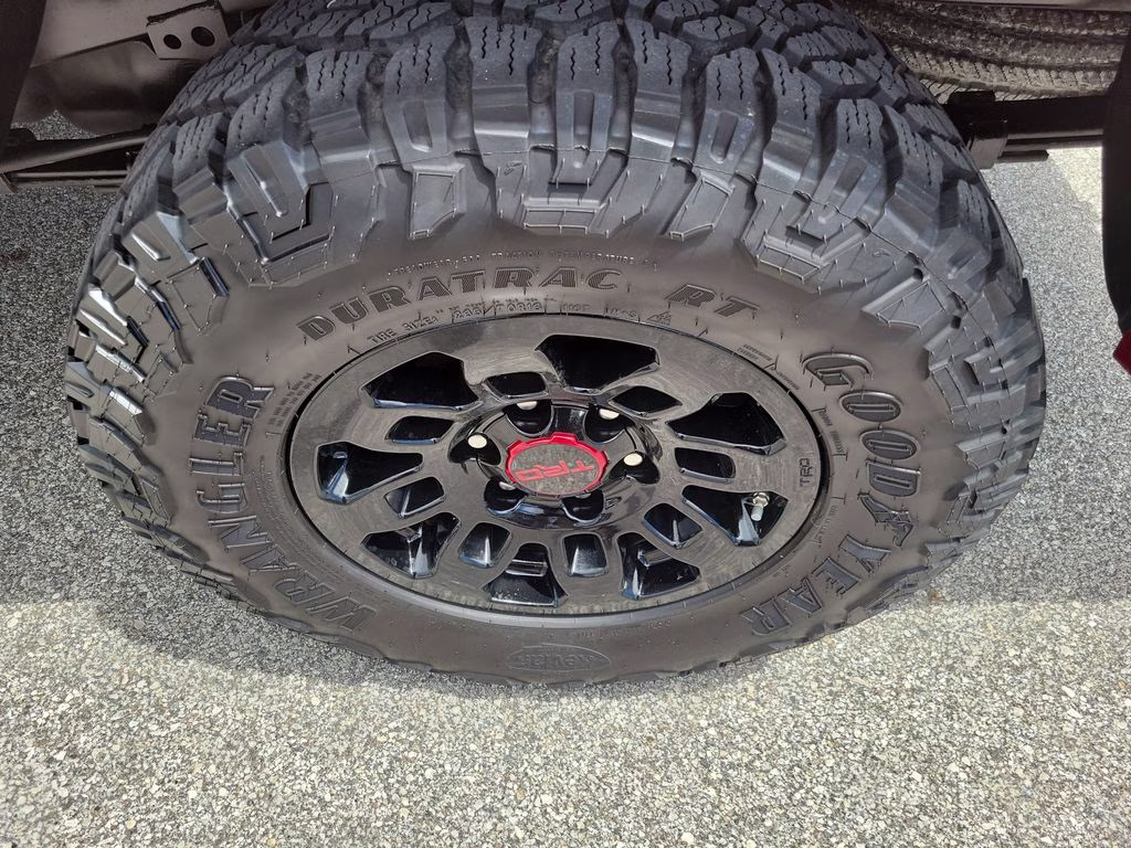 2022 Barcelona Red Metallic Toyota Tacoma SR5 RWD Truck