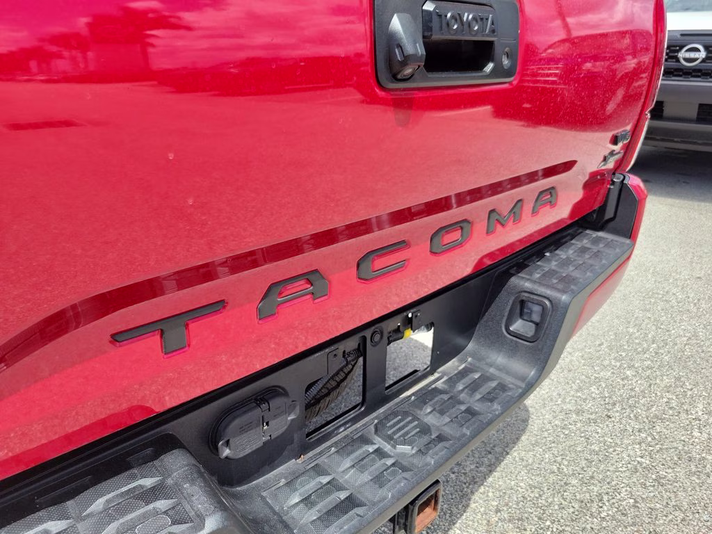 2022 Barcelona Red Metallic Toyota Tacoma SR5 RWD Truck