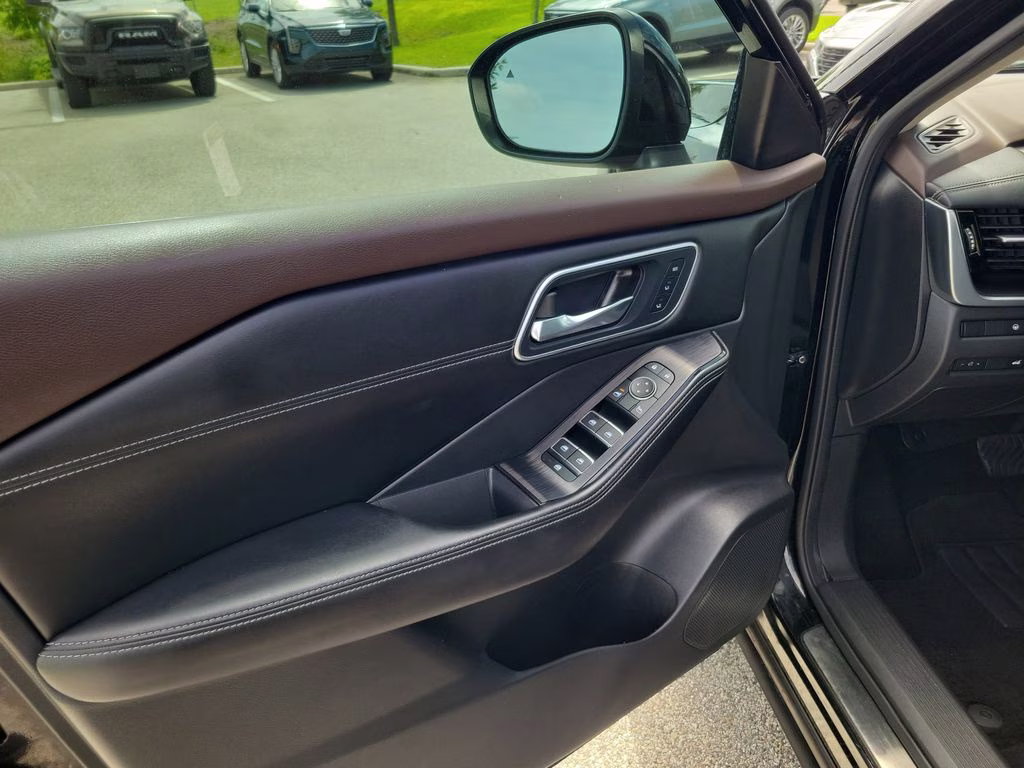 2023 Super Black Nissan Rogue Platinum AWD SUV