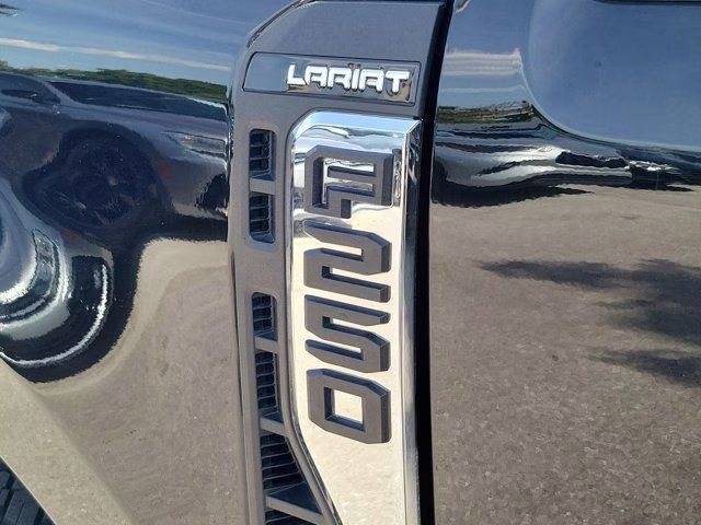 2024 Black Metallic Ford Super Duty F-250 SRW Lariat 4X4 Truck