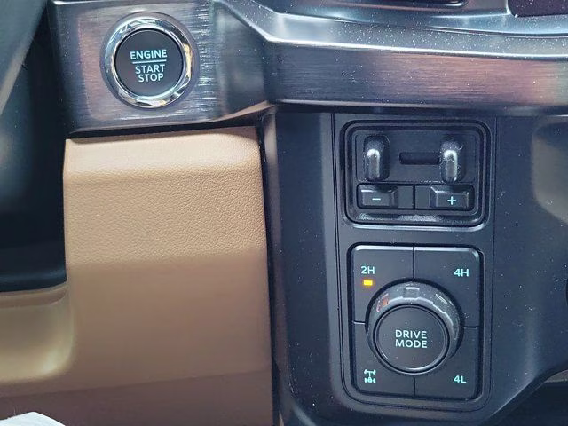 2024 Black Metallic Ford Super Duty F-250 SRW Lariat 4X4 Truck