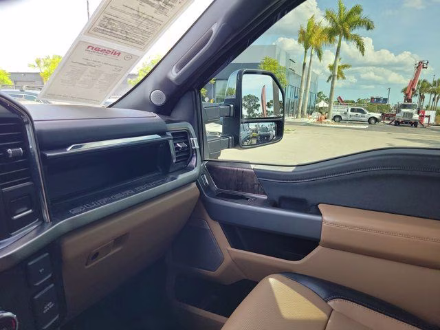 2024 Black Metallic Ford Super Duty F-250 SRW Lariat 4X4 Truck