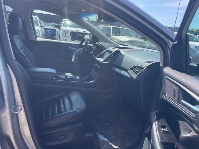 2020 Iconic Silver Metallic Ford Edge SEL AWD SUV