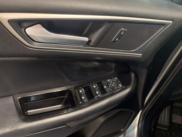2020 Iconic Silver Metallic Ford Edge SEL AWD SUV