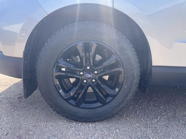 2020 Iconic Silver Metallic Ford Edge SEL AWD SUV