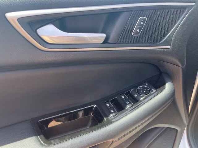 2020 Iconic Silver Metallic Ford Edge SEL AWD SUV