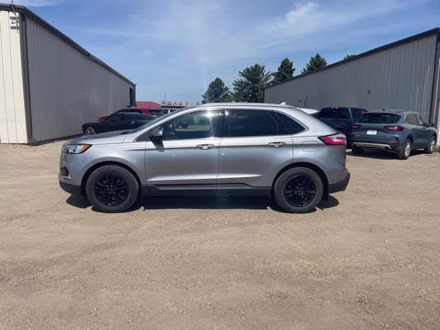 2020 Iconic Silver Metallic Ford Edge SEL AWD SUV
