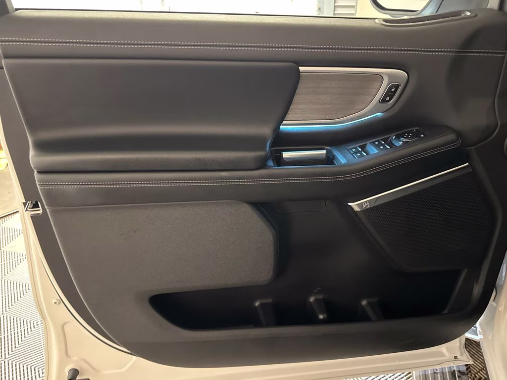 2025 Oxford White Ford Expedition Max Platinum 4X4 SUV