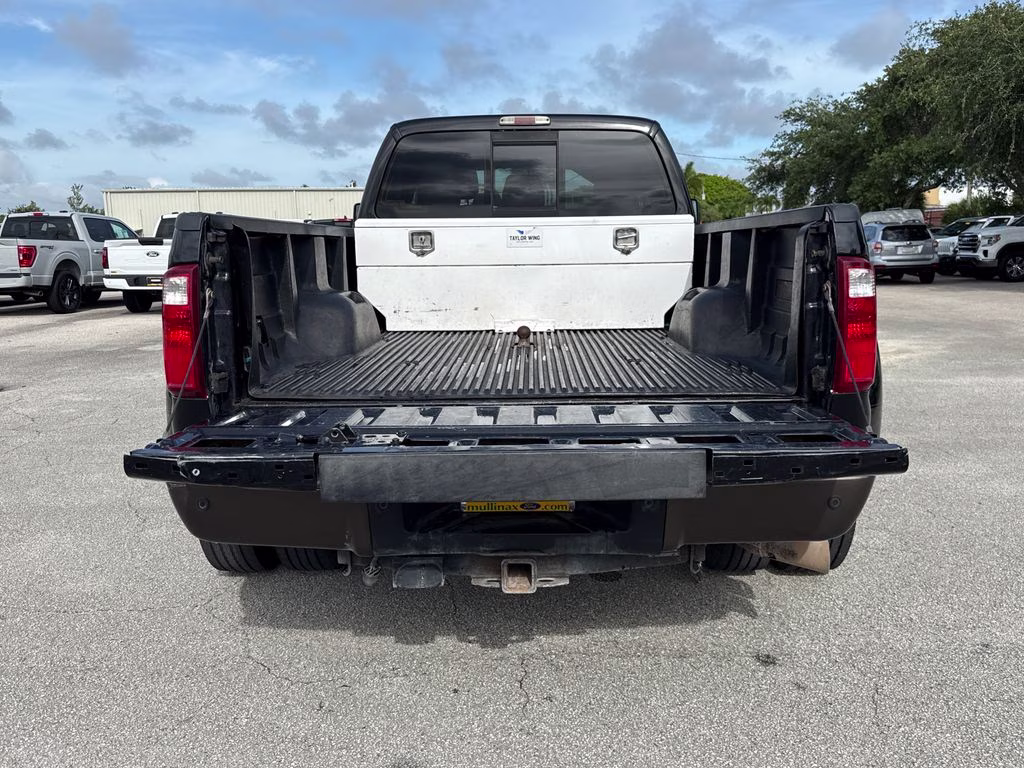 2015 Tuxedo Black Metallic Ford Super Duty F-450 DRW King Ranch 4X4 Truck