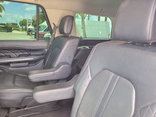 2018 Ingot Silver Ford Expedition Platinum RWD SUV