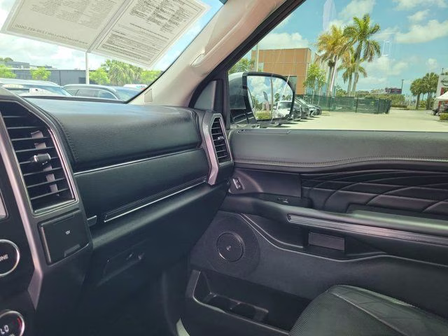 2018 Ingot Silver Ford Expedition Platinum RWD SUV