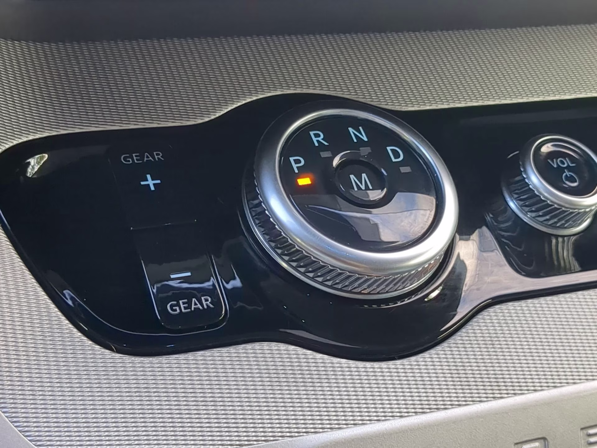 2025 Agate Black Metallic Ford Expedition Max Active 4X4 SUV