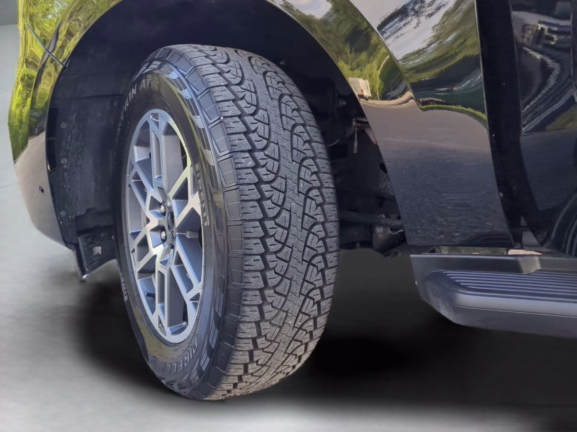 2025 Agate Black Metallic Ford Expedition Max Active 4X4 SUV
