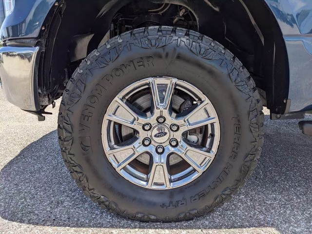 2017 Blue Ford F-150 XLT 4X4 Truck