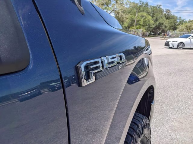 2017 Blue Ford F-150 XLT 4X4 Truck