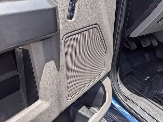 2017 Blue Ford F-150 XLT 4X4 Truck