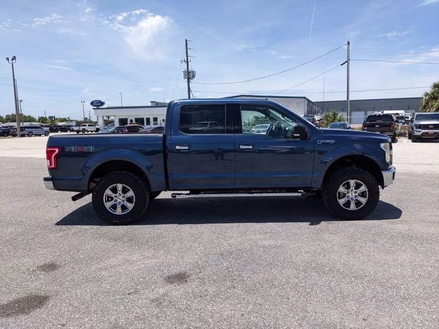 2017 Blue Ford F-150 XLT 4X4 Truck