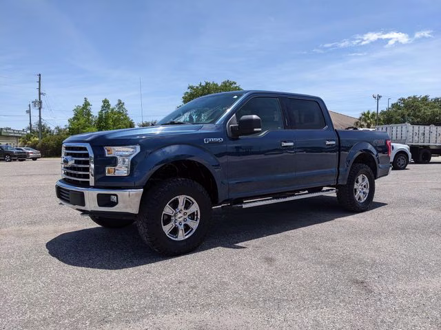 2017 Blue Ford F-150 XLT 4X4 Truck