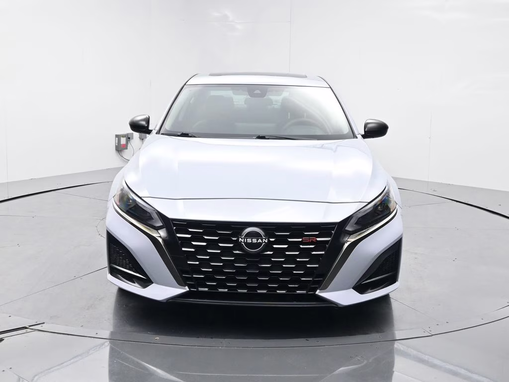 2023 Gray Sky Pearl Nissan Altima 2.5 SR FWD Sedan