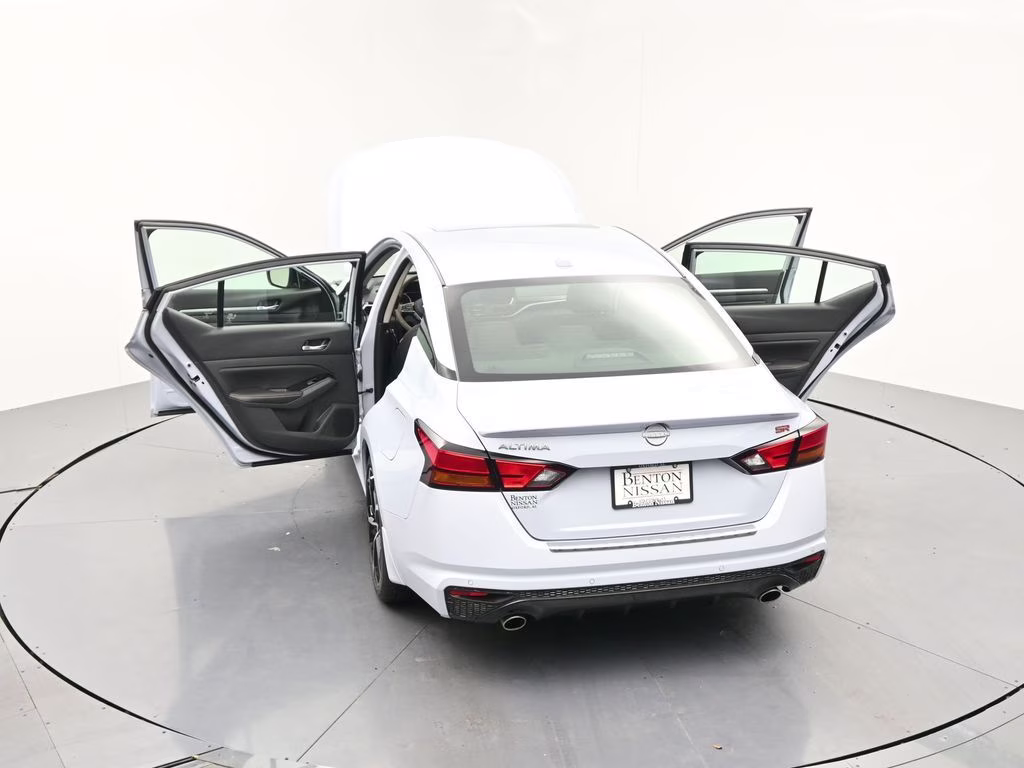 2023 Gray Sky Pearl Nissan Altima 2.5 SR FWD Sedan