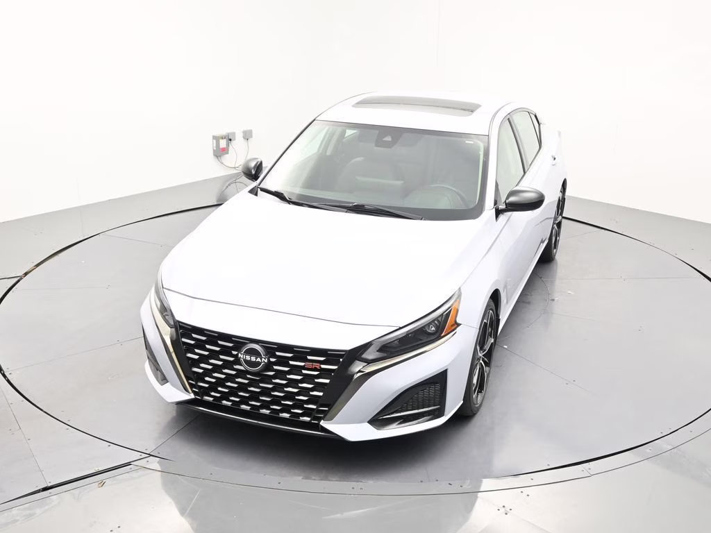 2024 Gray Sky Pearl Nissan Altima 2.5 SR FWD Sedan