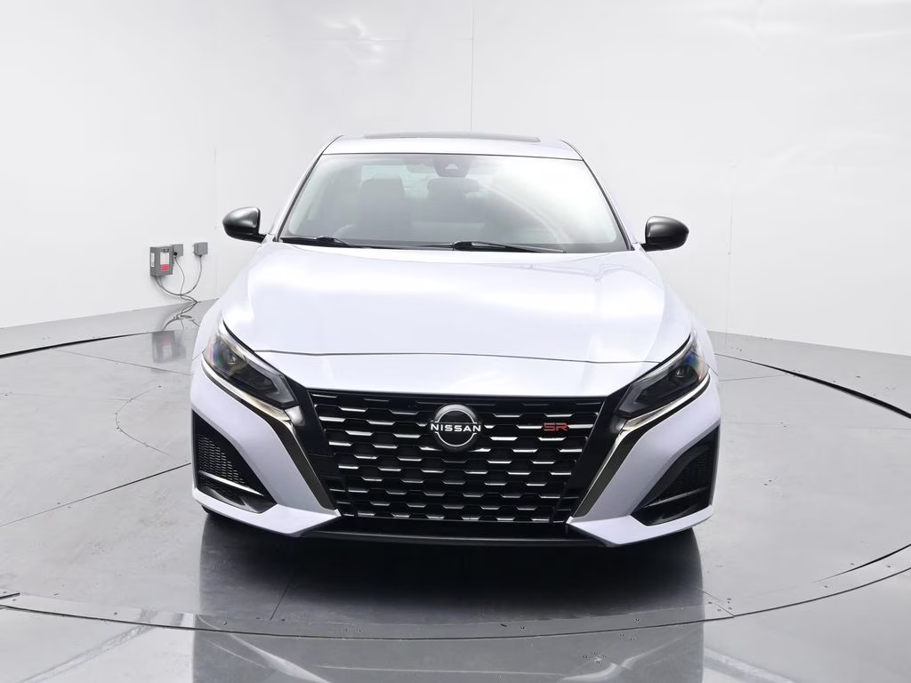 2024 Gray Sky Pearl Nissan Altima 2.5 SR FWD Sedan