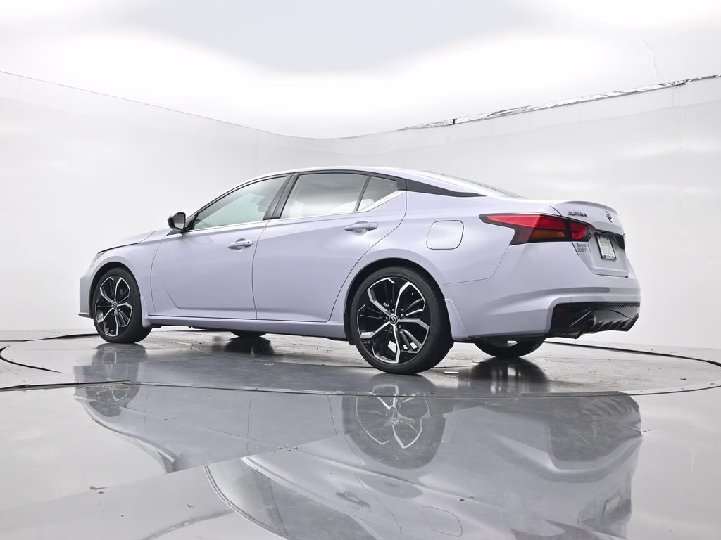 2024 Gray Sky Pearl Nissan Altima 2.5 SR FWD Sedan