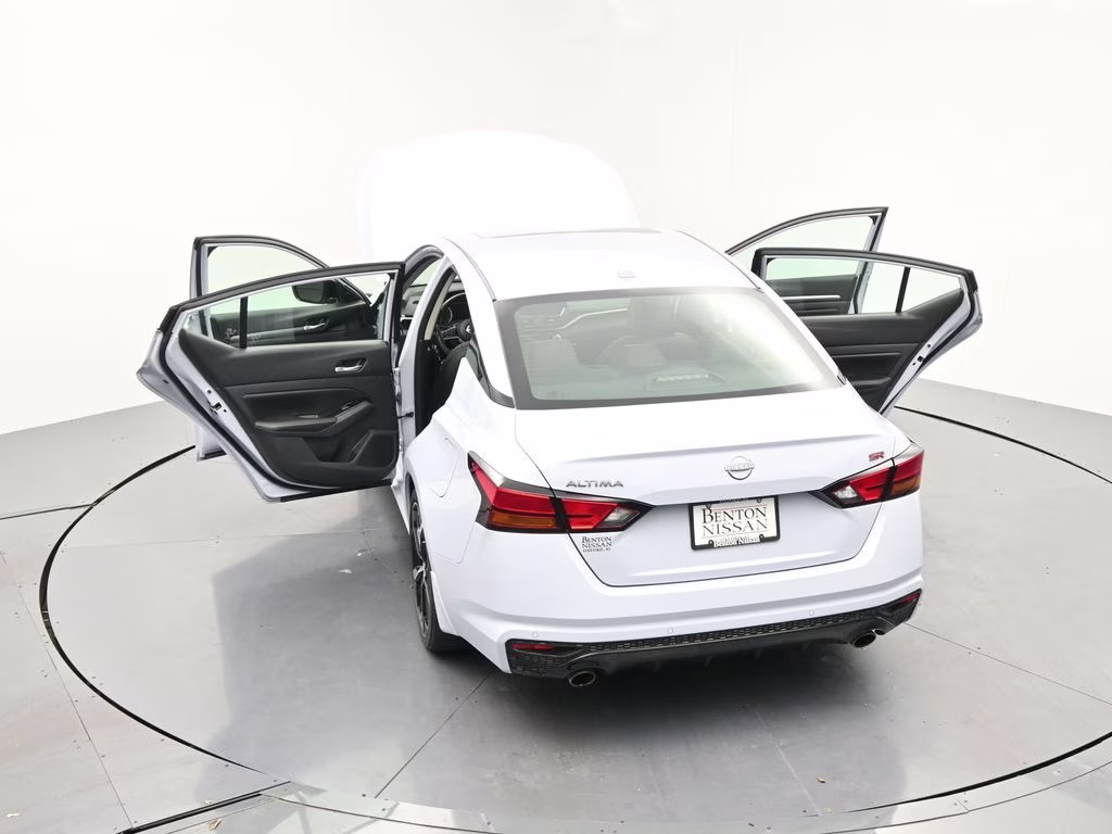 2024 Gray Sky Pearl Nissan Altima 2.5 SR FWD Sedan