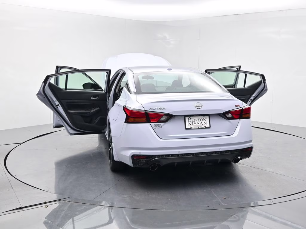 2024 Gray Sky Pearl Nissan Altima 2.5 SR FWD Sedan