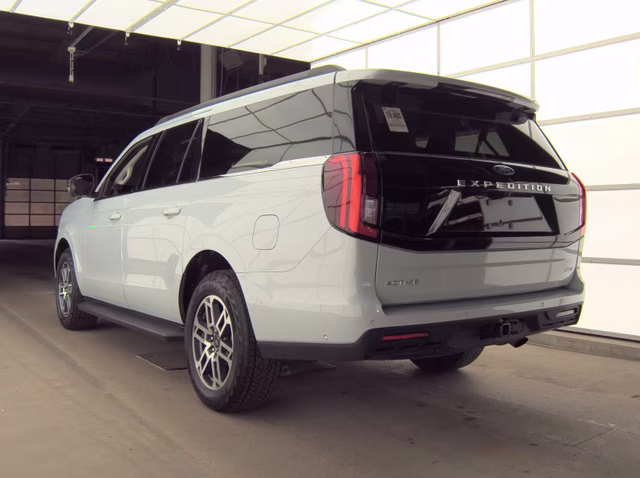 2025 Space Silver Metallic Ford Expedition Max Active 4X4 SUV