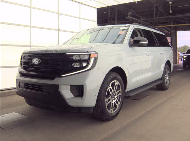2025 Space Silver Metallic Ford Expedition Max Active 4X4 SUV