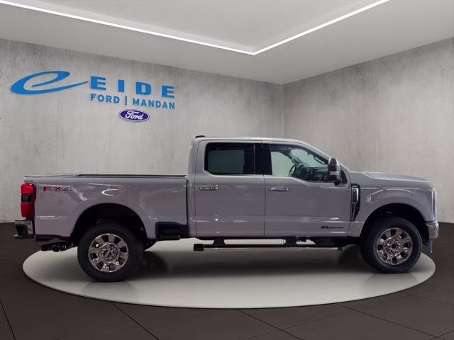 2026 Avalanche Ford Super Duty F-350 SRW Lariat Chrome 4X4 Truck