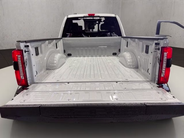 2026 Avalanche Ford Super Duty F-350 SRW Lariat Chrome 4X4 Truck