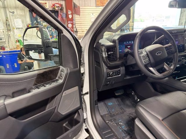 2026 Avalanche Ford Super Duty F-350 SRW Lariat Chrome 4X4 Truck