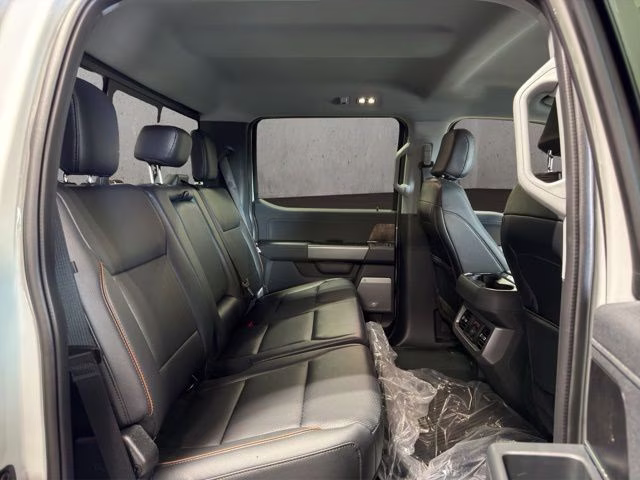2026 Avalanche Ford Super Duty F-350 SRW Lariat Chrome 4X4 Truck