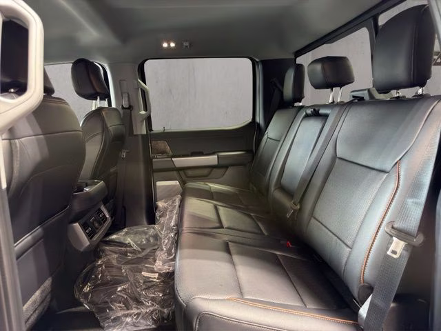 2026 Avalanche Ford Super Duty F-350 SRW Lariat Chrome 4X4 Truck