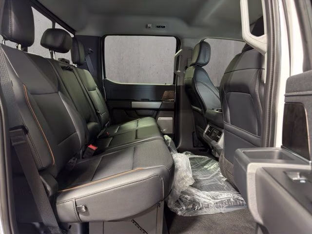 2026 Oxford White Ford Super Duty F-350 SRW Lariat Chrome 4X4 Truck