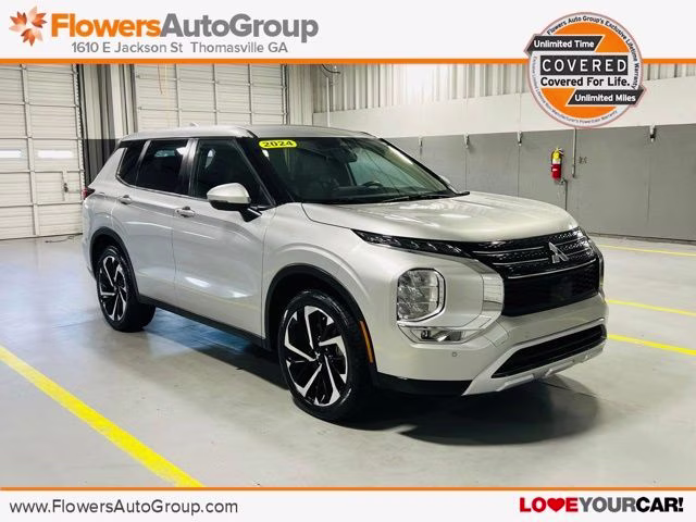 2024 Mitsubishi Outlander SE 2WD's photo