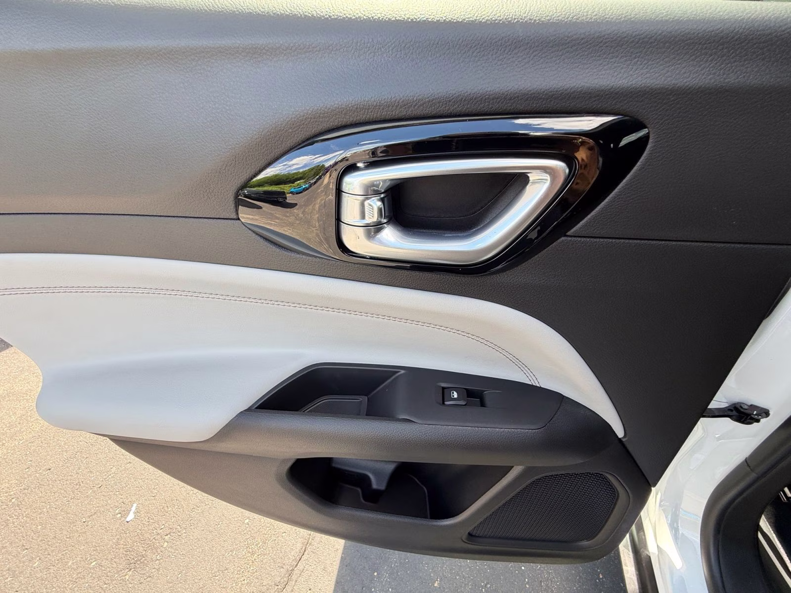 2026 Bright White Clearcoat Jeep Compass Limited 4X4 SUV