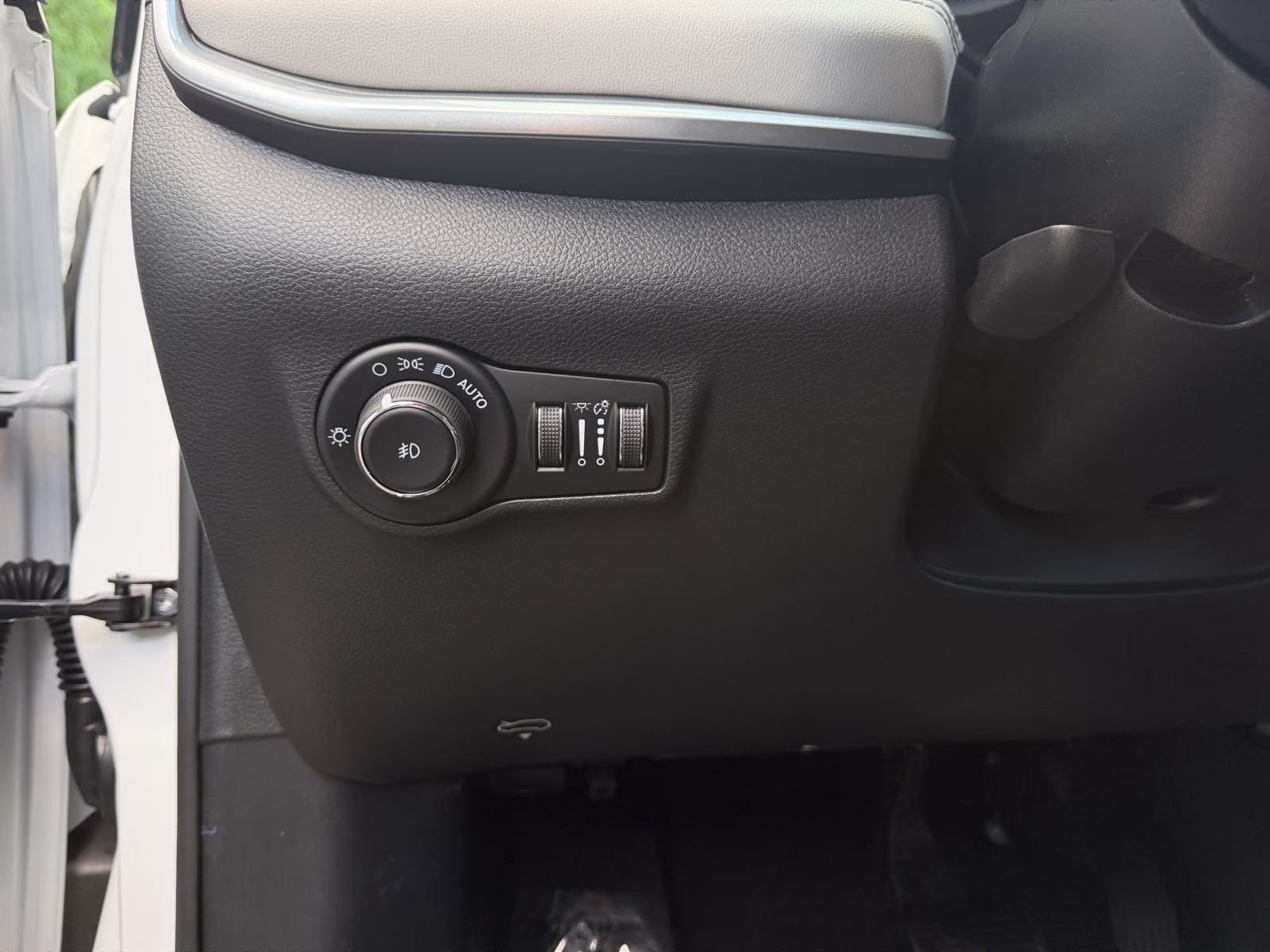 2026 Bright White Clearcoat Jeep Compass Limited 4X4 SUV
