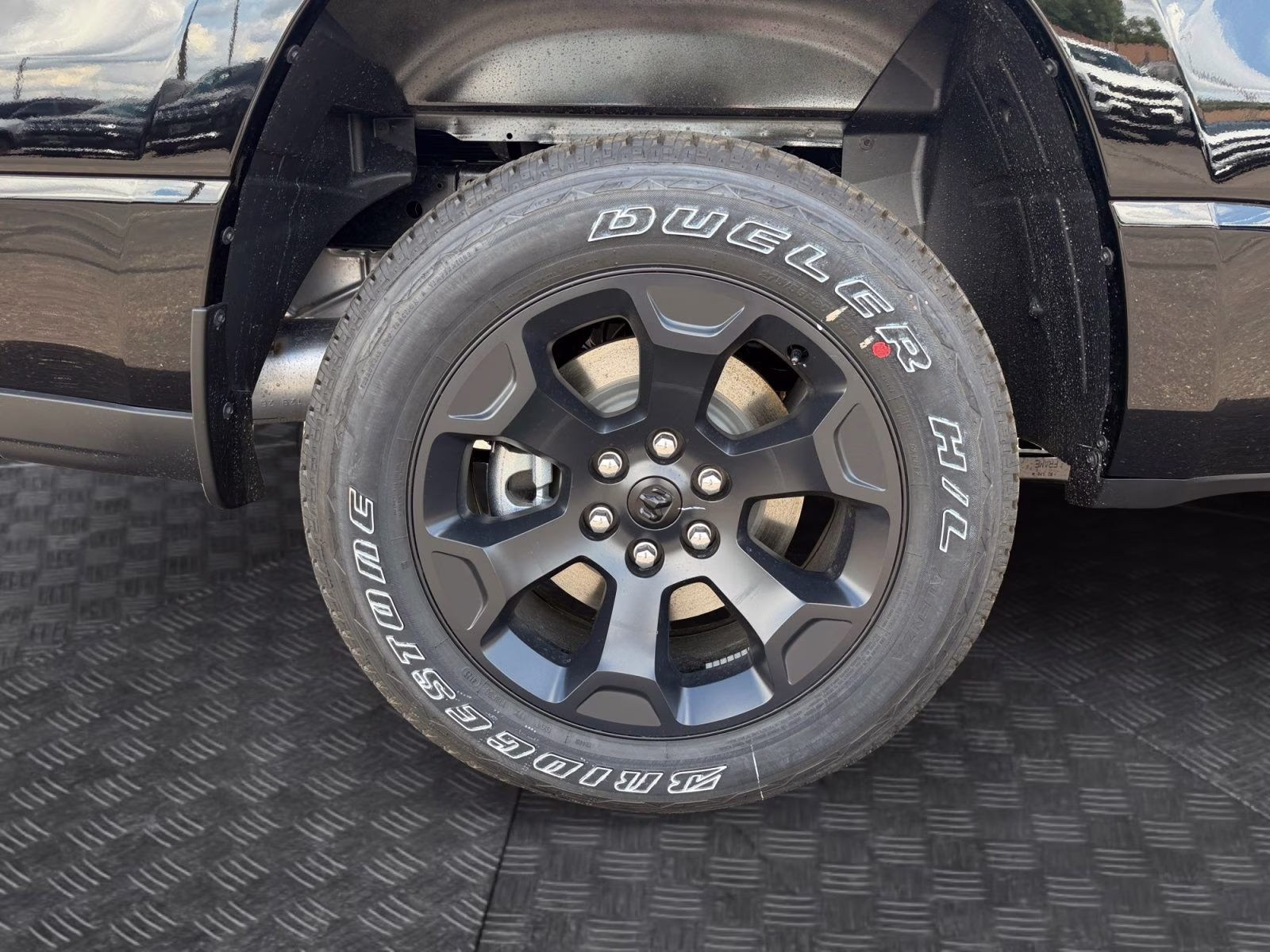 2026 Diamond Black Crystal Pearlcoat Ram 1500 Express 4X4 Truck