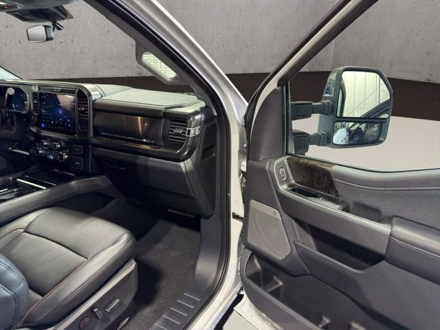 2026 Avalanche Ford Super Duty F-350 SRW Lariat Chrome 4X4 Truck