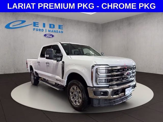 2026 Oxford White Ford Super Duty F-350 SRW Lariat Chrome 4X4 Truck