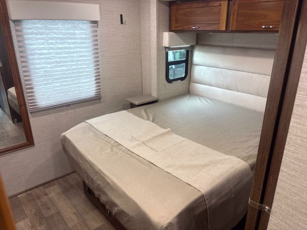 2019 Brown Ford Winnebago Intent 28Y RWD RV