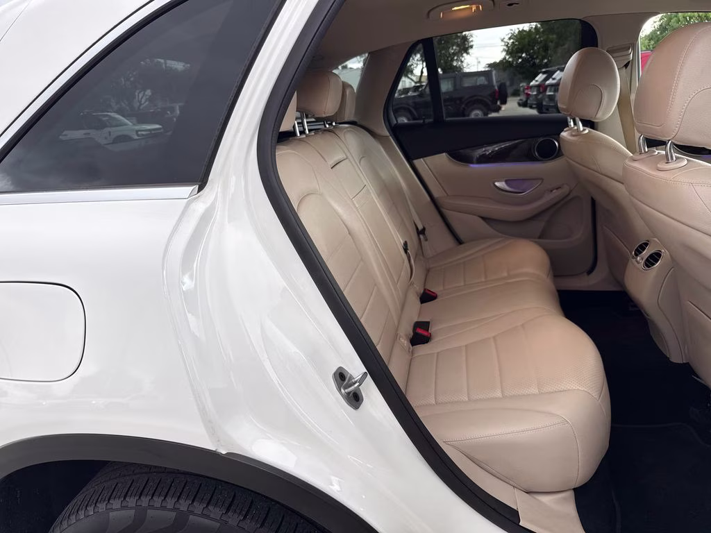 2022 Polar White Mercedes-Benz GLC GLC 300 AWD SUV