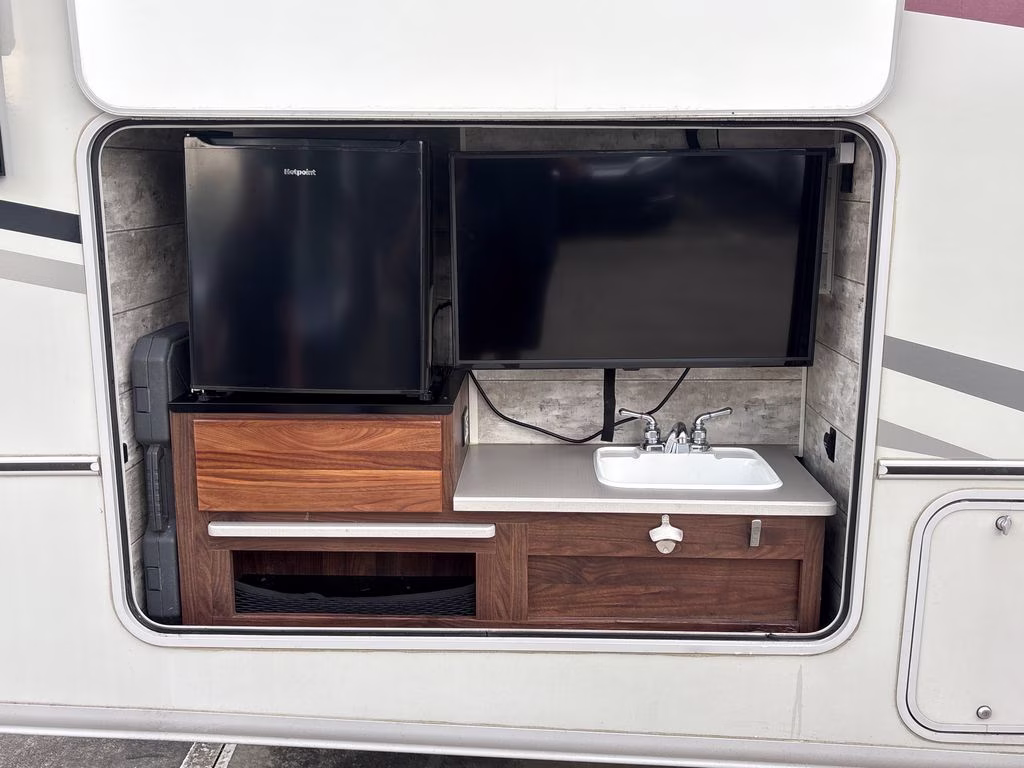 2019 Brown Ford Winnebago Intent 28Y RWD RV
